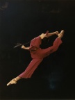 革命现代舞剧《红色娘子军》剧照 Stage photo of the revolutionary modern ballet, Red Detachment of Women